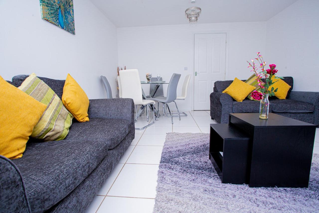 Turners Gardens Vila Northampton Exterior foto