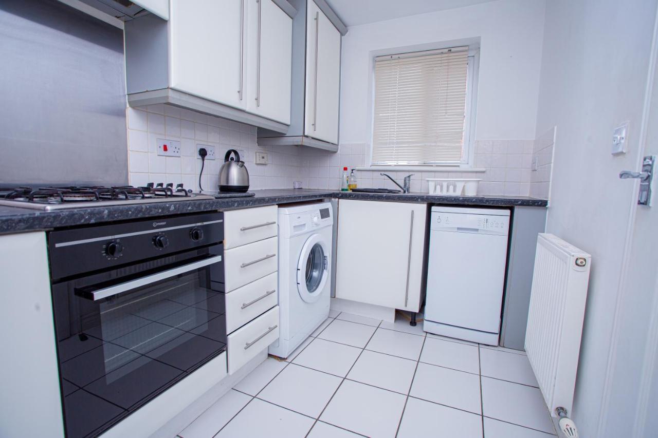 Turners Gardens Vila Northampton Exterior foto
