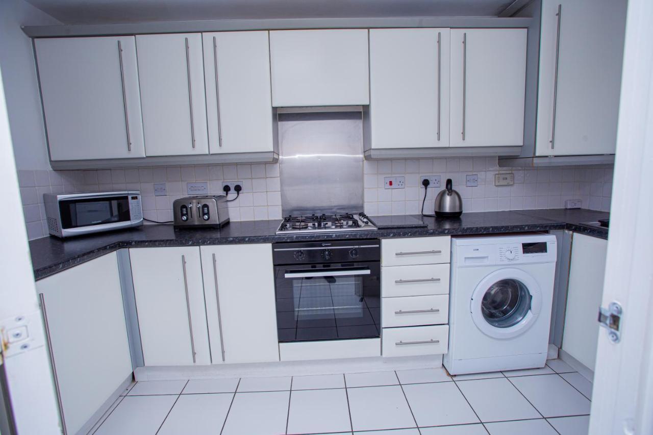 Turners Gardens Vila Northampton Exterior foto