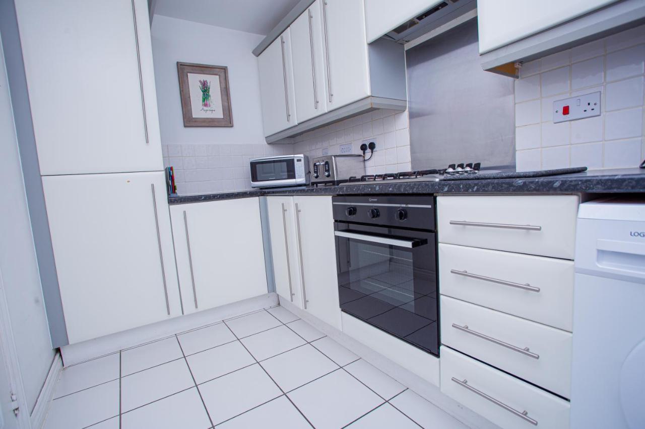 Turners Gardens Vila Northampton Exterior foto