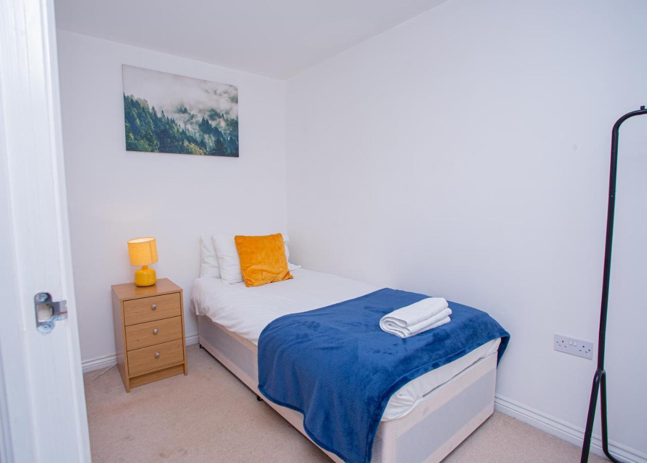 Turners Gardens Vila Northampton Exterior foto