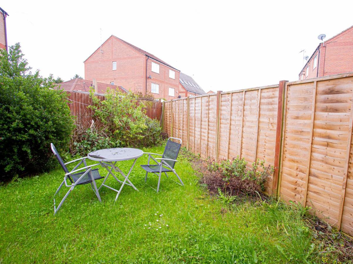 Turners Gardens Vila Northampton Exterior foto