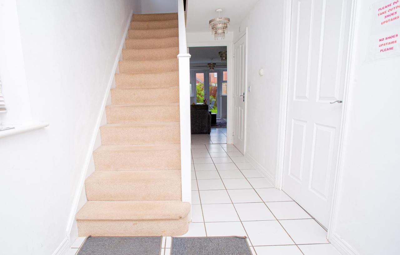 Turners Gardens Vila Northampton Exterior foto