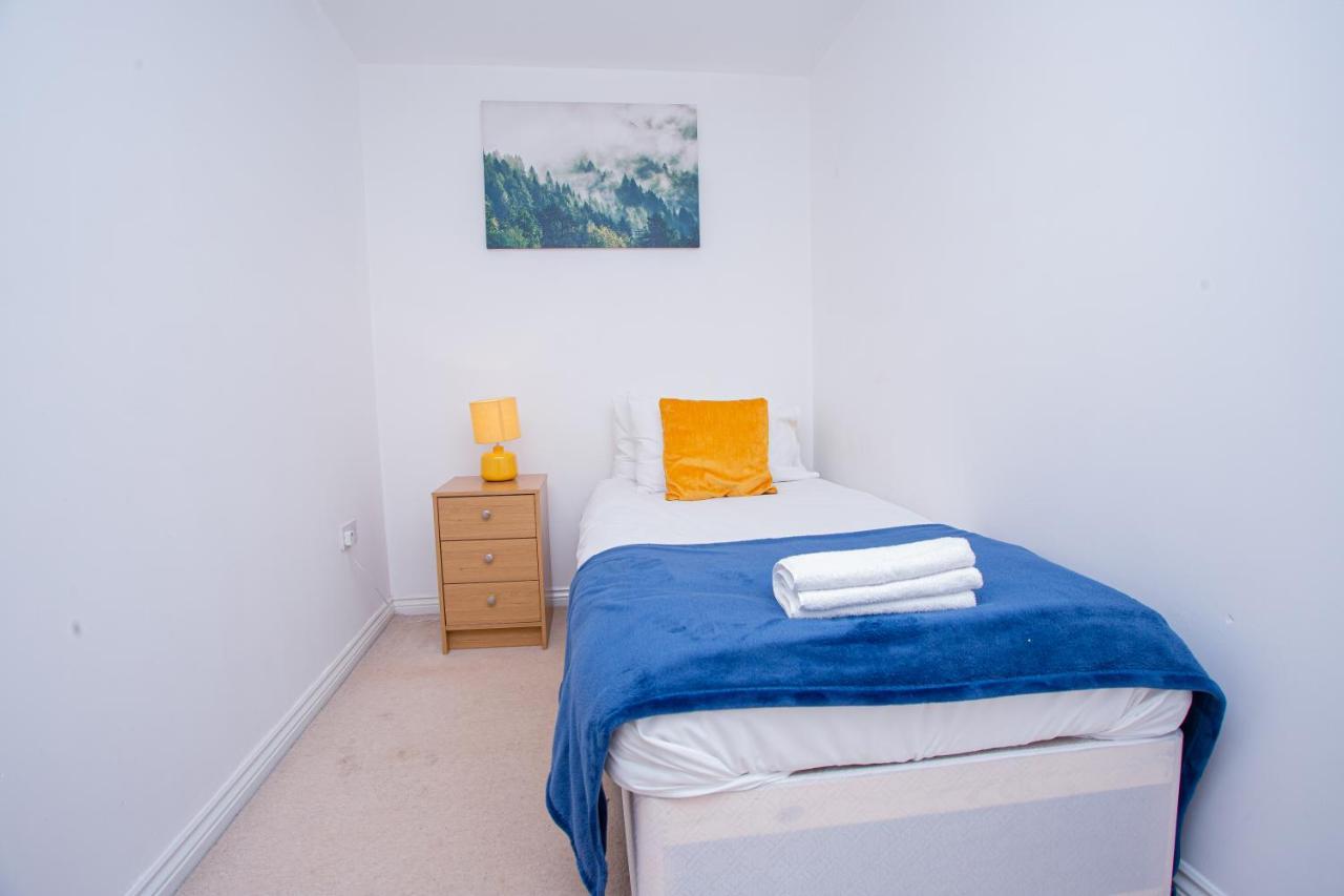 Turners Gardens Vila Northampton Exterior foto